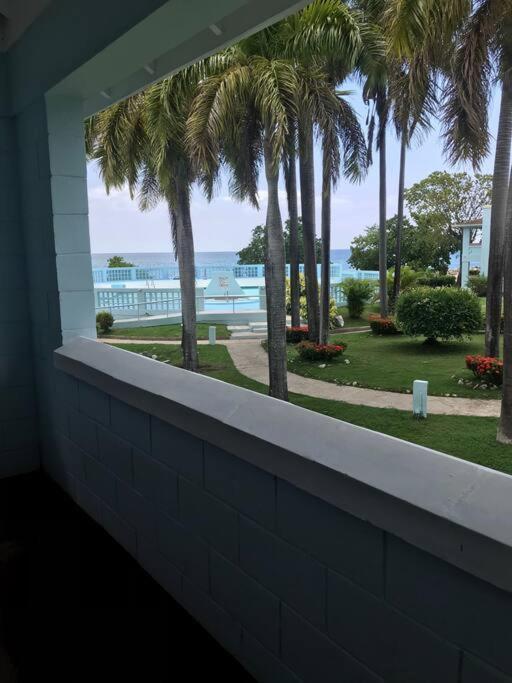 Negril Condo By The Beach Apt. 194 Point Village Buitenkant foto